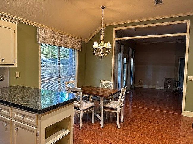 Image of 461 Mockingbird Ln