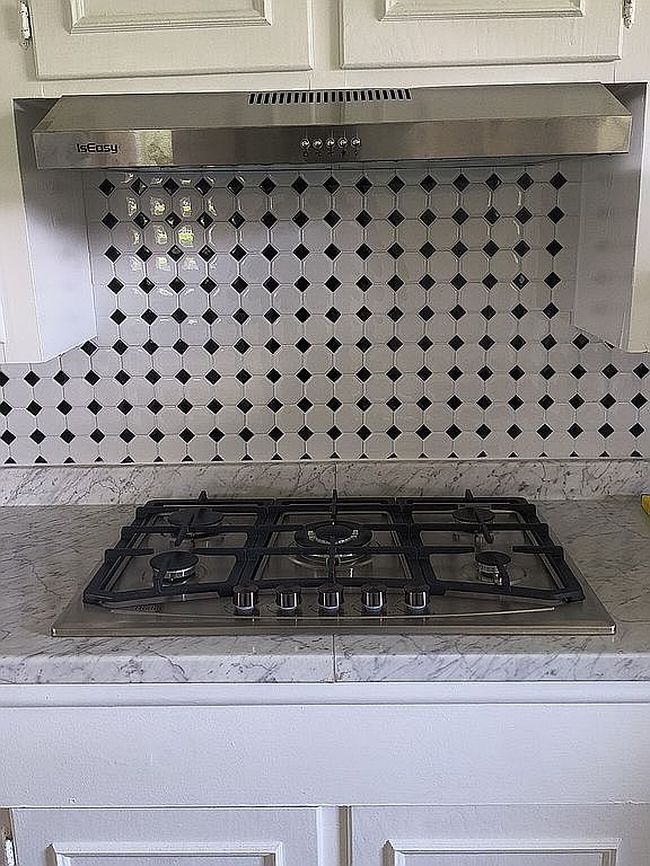 Image of 200 Clause Ln