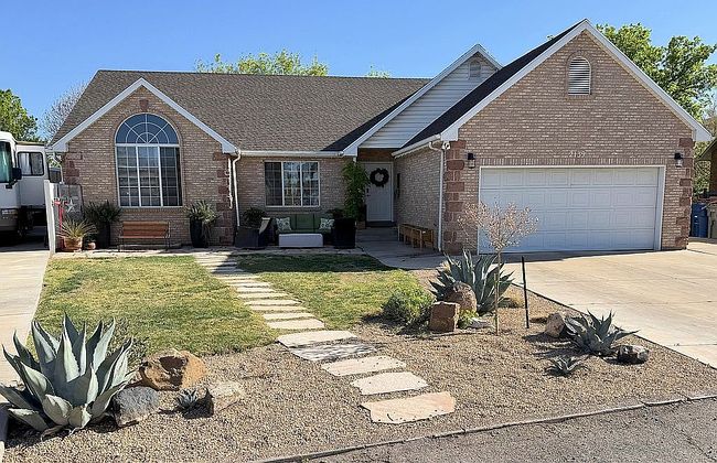 Image of 2139 S Kennedy Pl