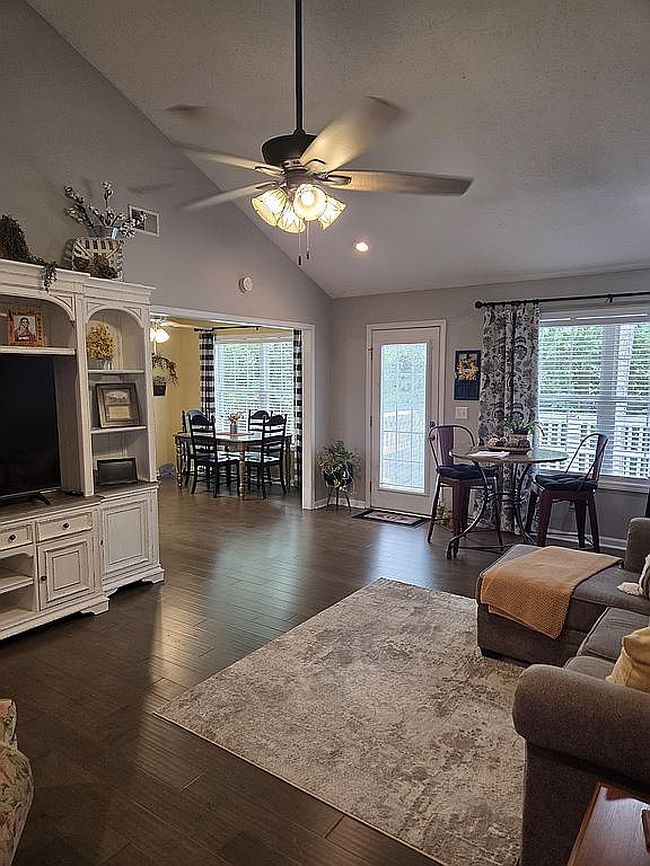 Photo of 113 Twin Oaks Dr, Bardstown, KY