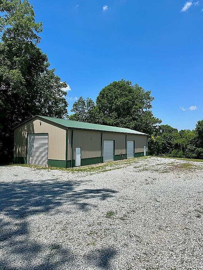 Photo of 5172 Highway 42 W, Bedford, KY