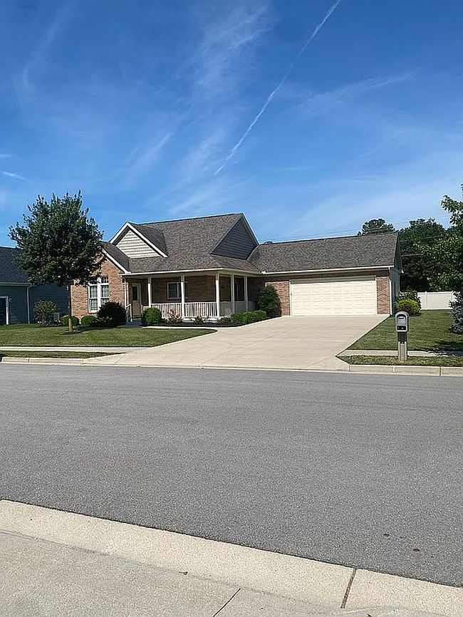 Photo of 12 Degas Ln, Versailles, OH