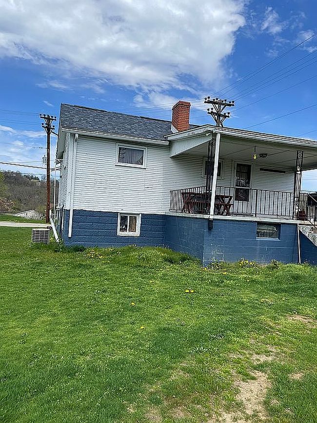 Photo of 942 Brown St, Belle Vernon, PA