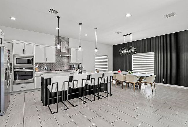 Preview of property located at 800 E Adams Blvd