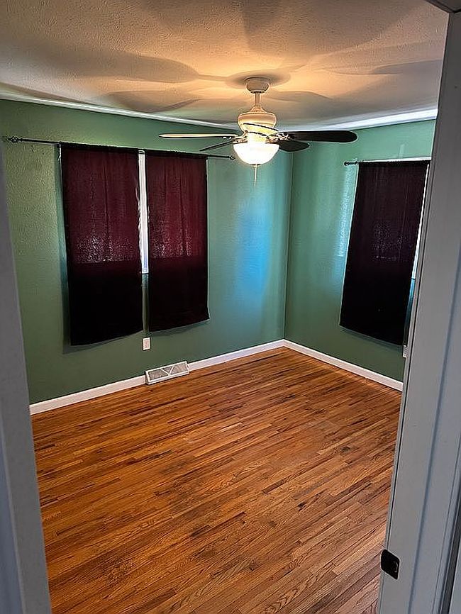 Photo of 1003 Kingsley St, Scott City, KS