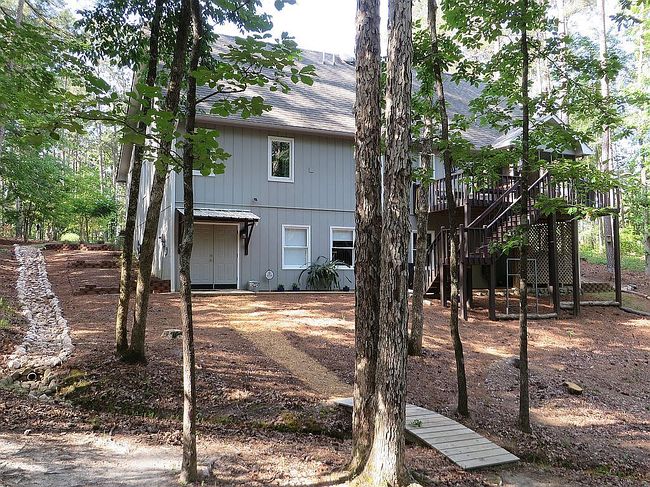 Image of 205 River Pl