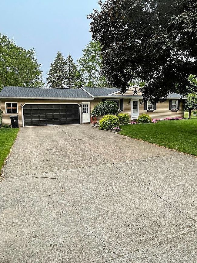 Photo of 1306 Carol Dr, Hudsonville, MI