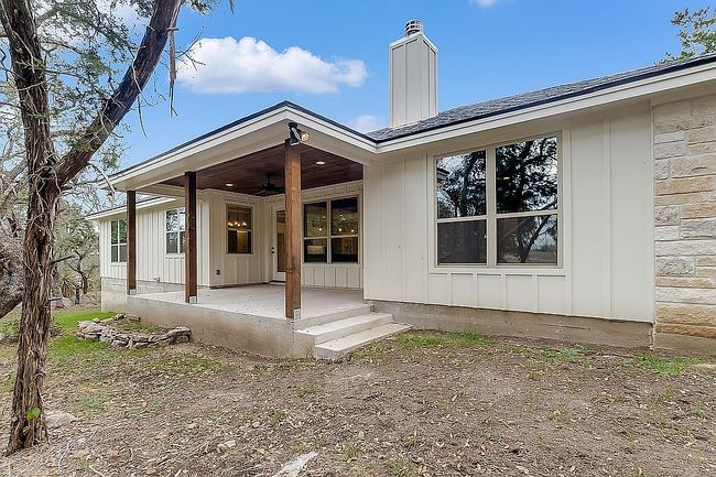 Photo of 914 W Oak Ridge Dr, Marble Falls, TX