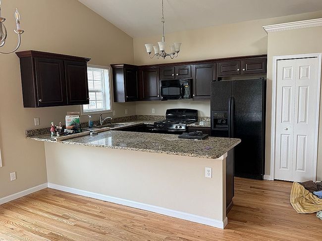 Photo of 4951 Wintersweet Dr, Liverpool, NY