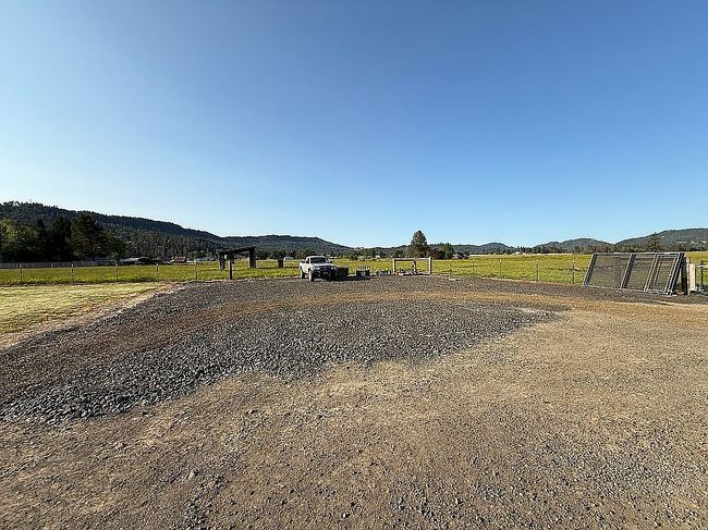 Photo of 2355 Dairy Loop Rd, Roseburg, OR