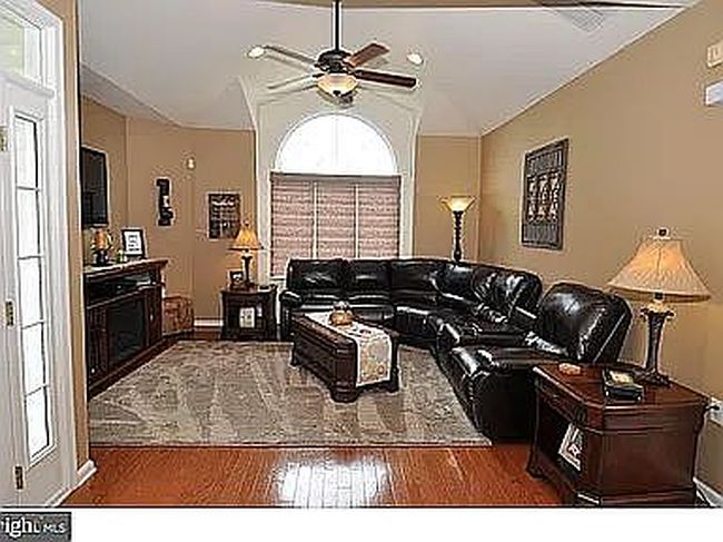 Photo of 67 Ridgway Dr, Bordentown, NJ