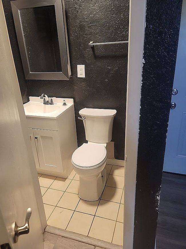 Image of 21495 Kenyon Ave