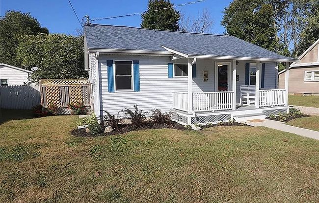 Photo of 12 W Hunter St, Sullivan, IL