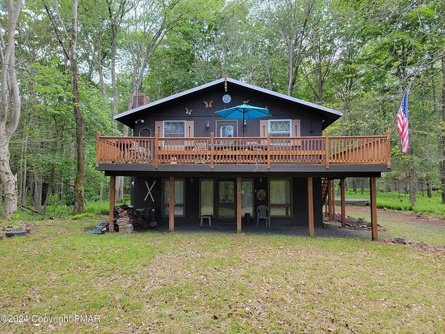 18 State Park Dr, Gouldsboro, PA