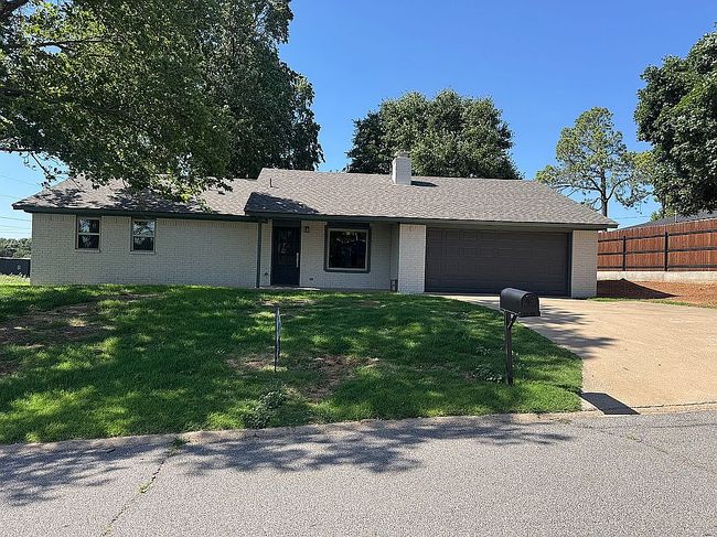 Photo of 105 Virginia Ave, Elk City, OK