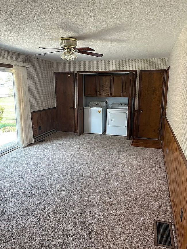 Image of 936 Normandie Blvd