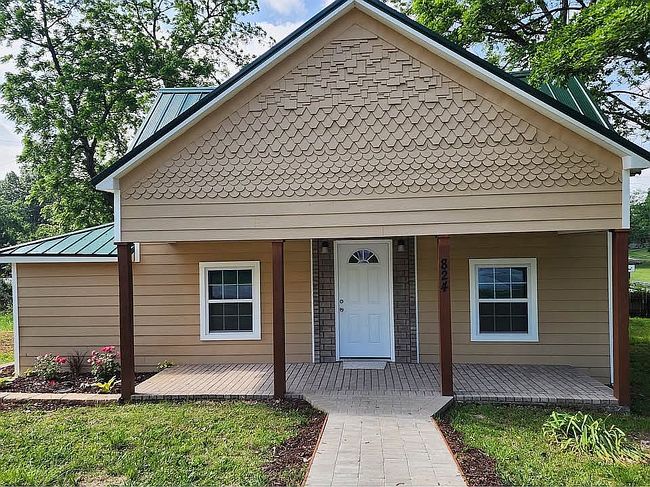 Photo of 824 W Gordon Ave, Harrison, AR