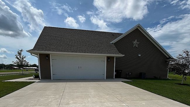 Photo of 711 W 6th St, Janesville, IA