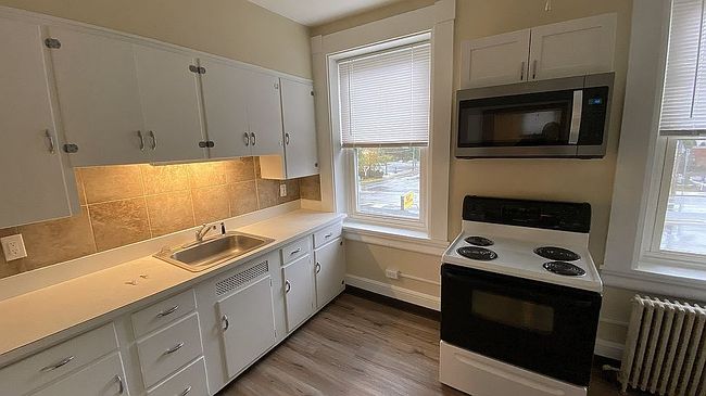 Preview of property located at 407 W 1st St