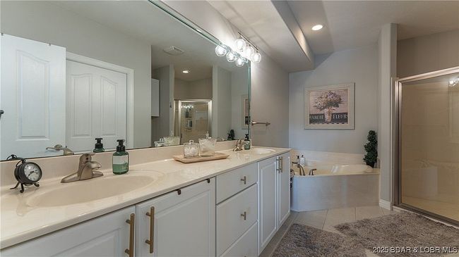 Photo of 144 Majestic Pointe #3E, Sunrise Beach, MO