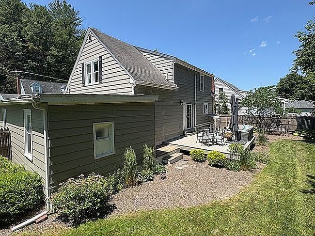 Photo of 1808 Parkway Dr, Honesdale, PA