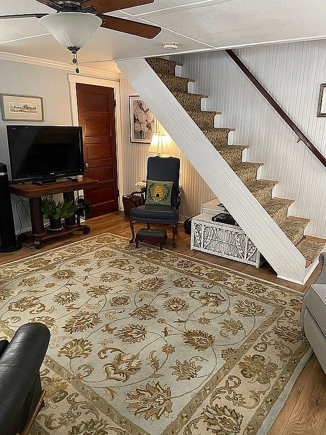 Image of 7 Desoto St E