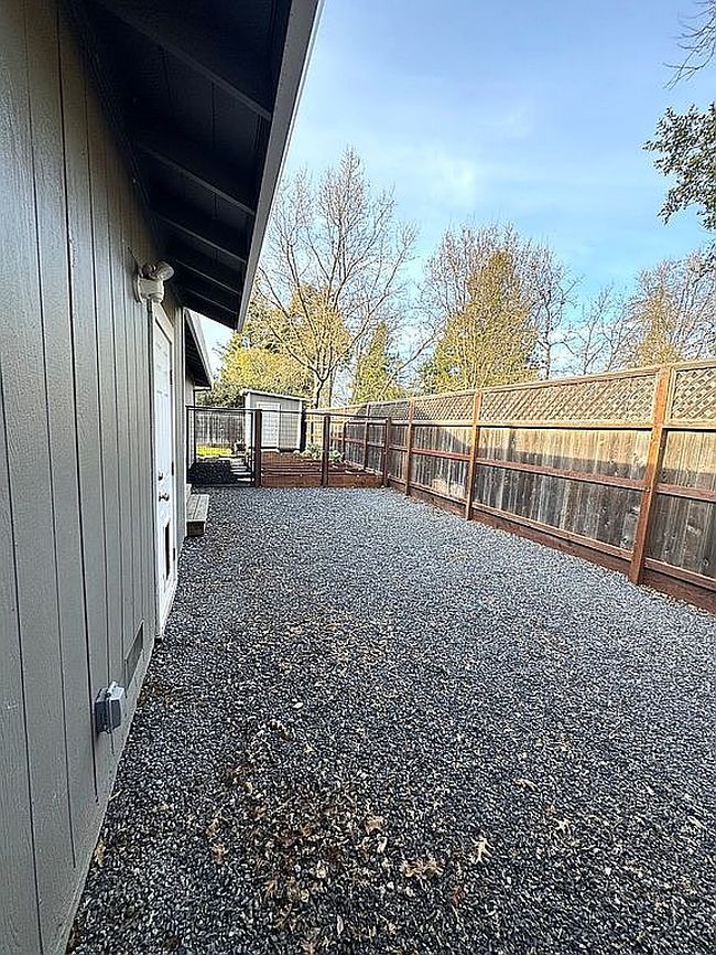 Image of 4119 Siskiyou Ave