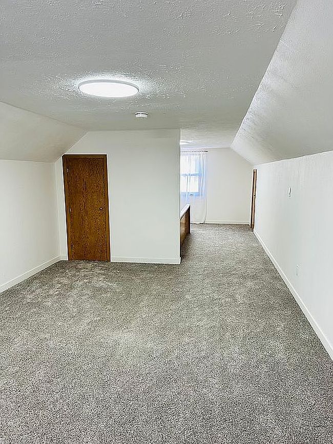 Photo of 50 N 8th Ave W, Hartley, IA
