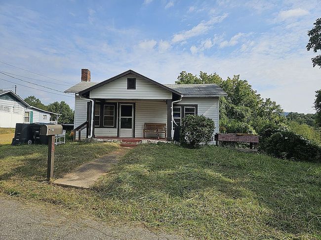 Photo of 135 Mayberry Dr