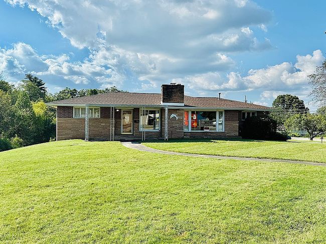 Additional photo 1 of property located at 401 S Holly St