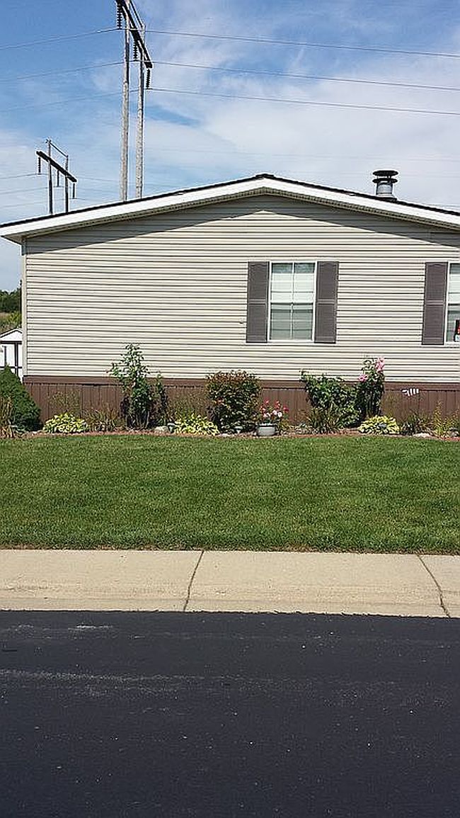 Image of 101 Hibbard St Trailer 25