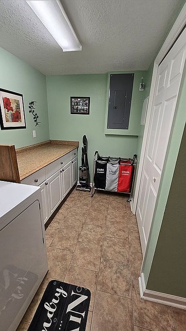 Image of 8211 Edison Rd