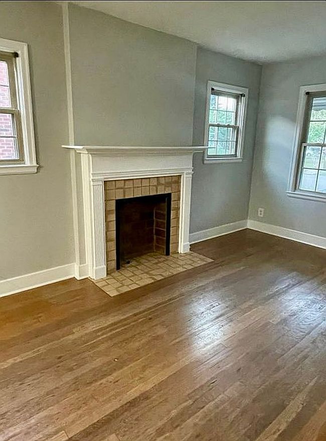 Image of 2406 Bradley Ave