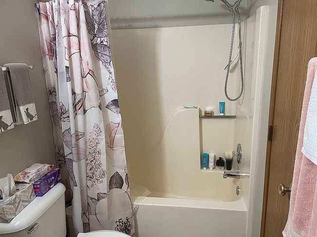 Photo of 4408 W Shamrock Ln Apt 3A, Mchenry, IL