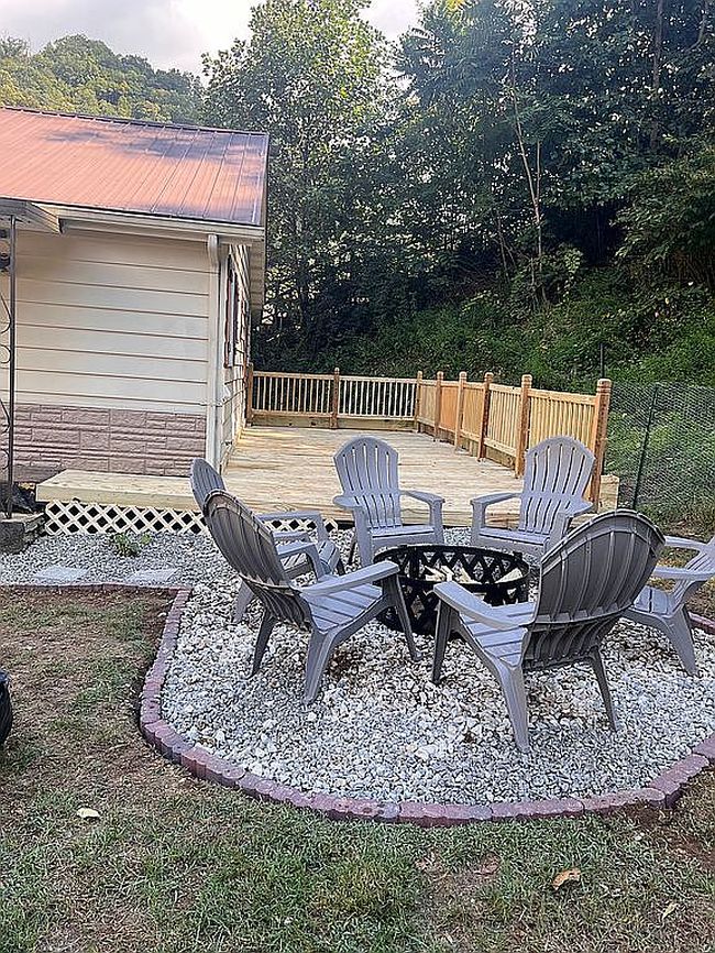 Image of 1070 Magic Rd