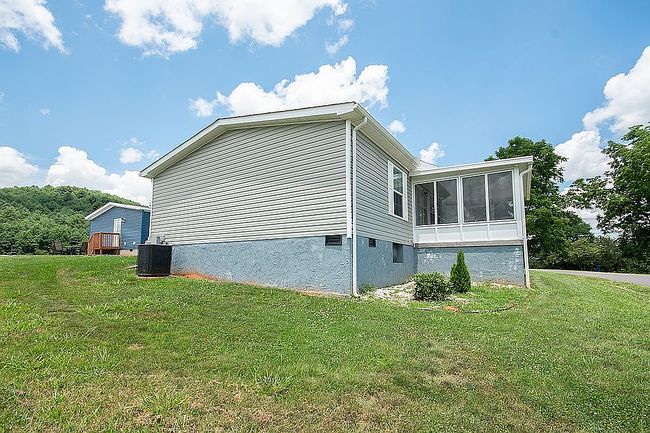 Photo of 74 N Topaz St, Franklin, NC