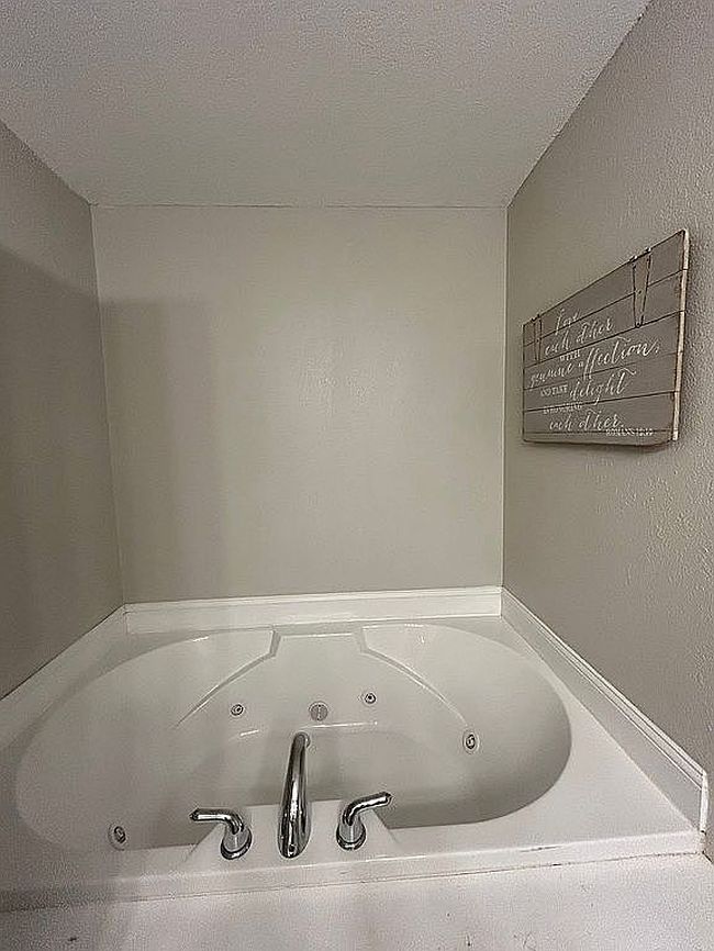 Photo of 614 Rimando Cir, Vidalia, GA