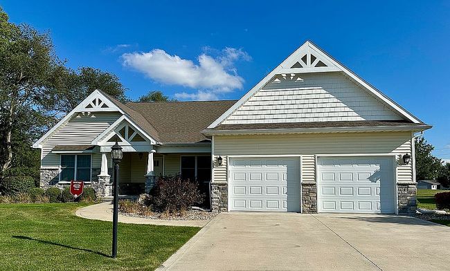 409 Maple Ridge Dr, Culver, IN