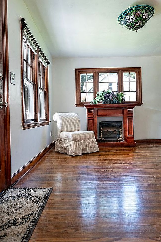 Photo of 266 Newfield Rd, Torrington, CT