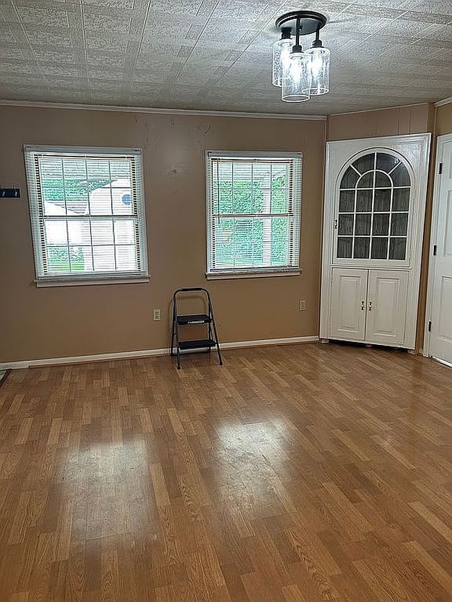 Image of 244 N Brown School Rd