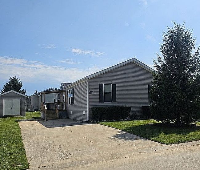 Photo of 2684 Biscayne Ct Lot 37, Lapeer, MI
