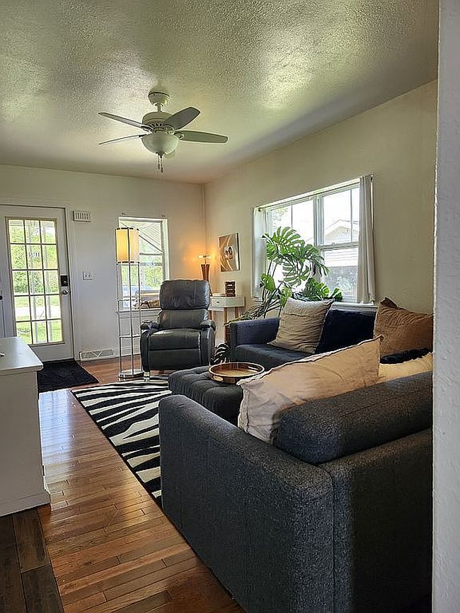 Photo of 1121 N 18th St, Centerville, IA
