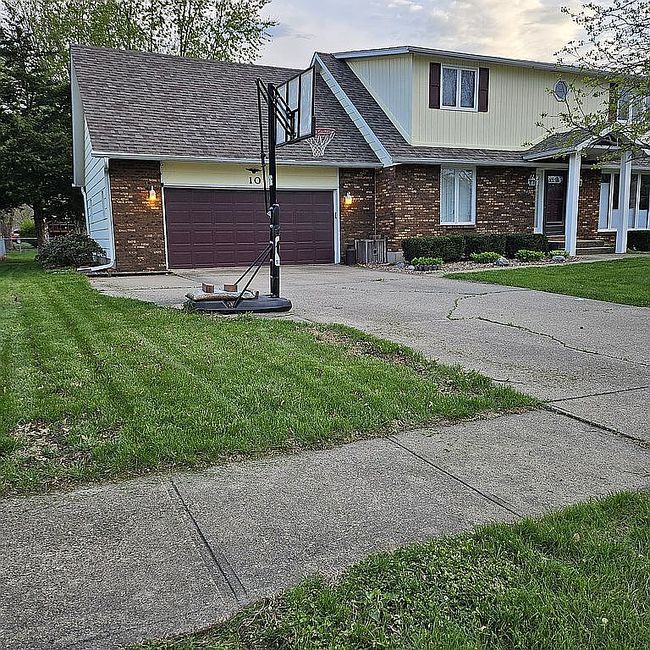 Image of 10 Eleanor Dr