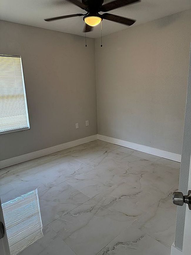 Image of 2353 Delrose Dr E