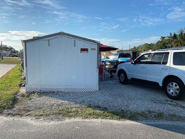 Image of 100 Barefoot Williams Rd