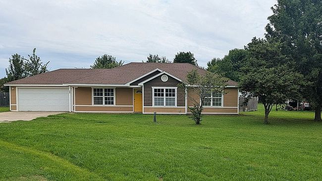 Photo of 600 Meadowlark Ln