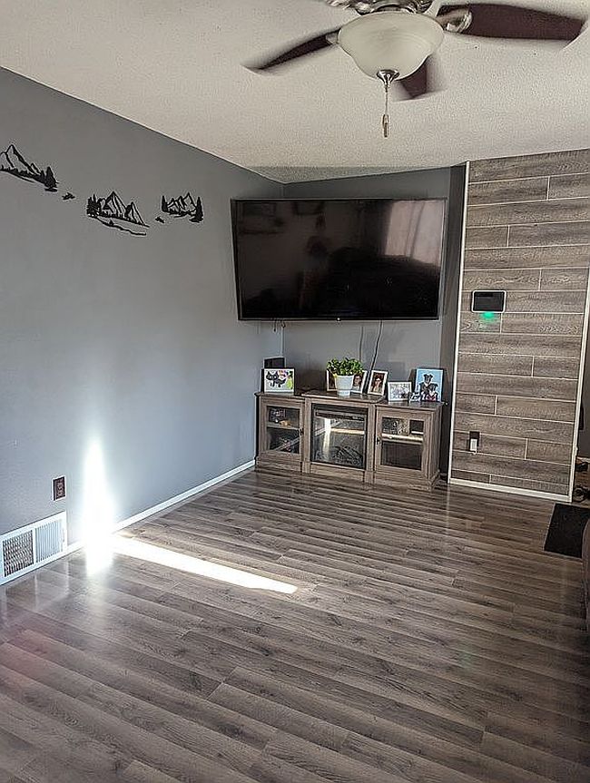 Photo of 104 10th Ave Nw, Bowman, ND