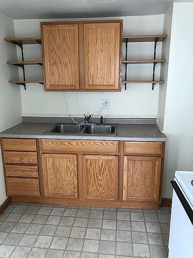 Image of 18 N Dodge St