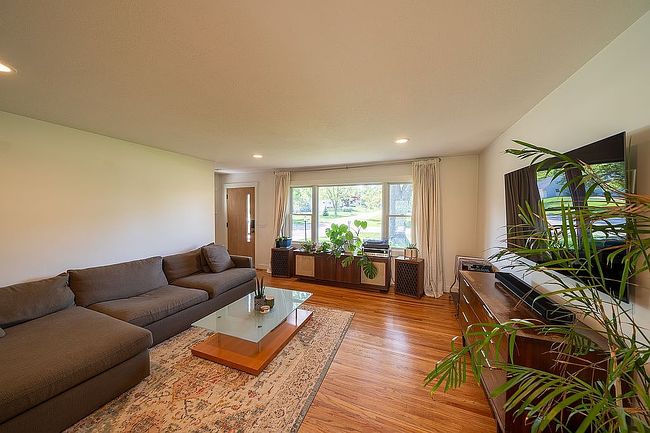 Image of 2624 Oakridge Dr Sw