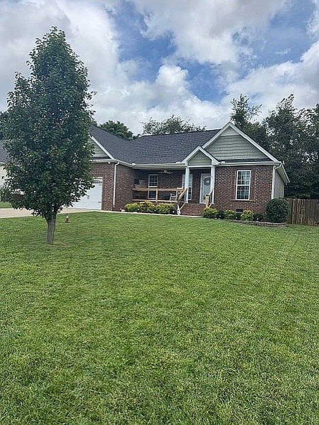 Photo of 250 Preakness Cir, Pleasant View, TN